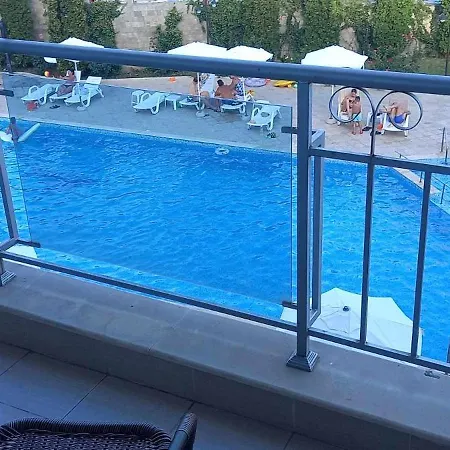 Apartment Sun Wave Sea And Pool View